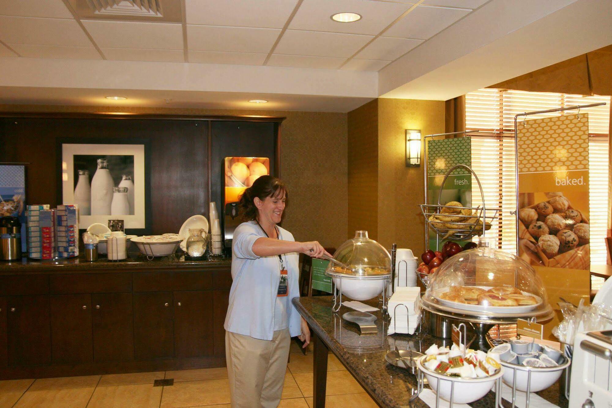 Hampton Inn & Suites Navarre Restaurant foto